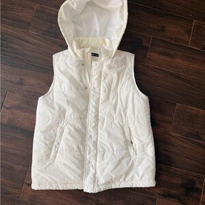 SHEIN Ivory Quilted Vest